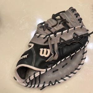 Grey and black A2000 first base mit